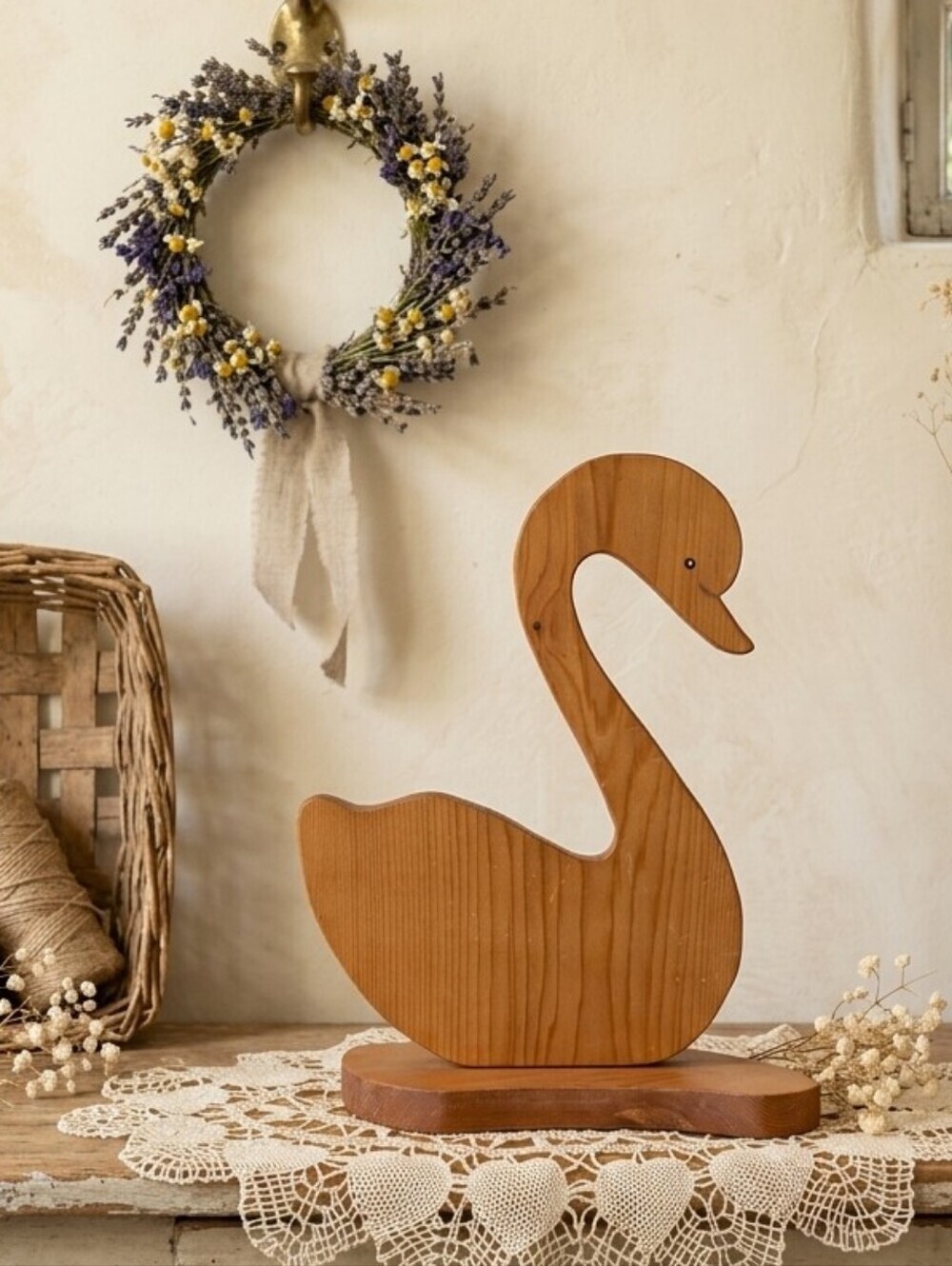 Vintage Wooden Swan Figurine – Handcrafted Farmhouse Decor